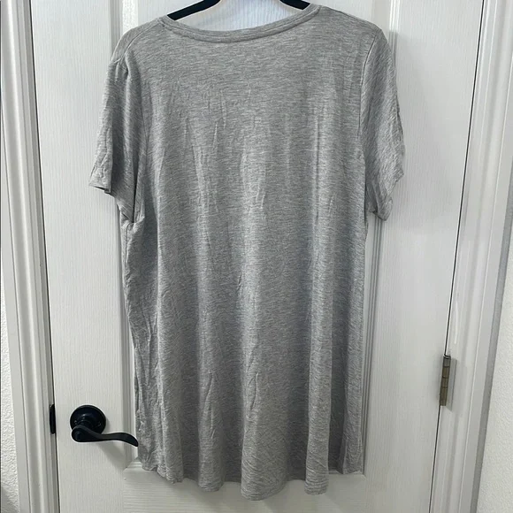 HUE Gray Short Sleeve Tee for Everyday Comfort - Picture 3 of 4